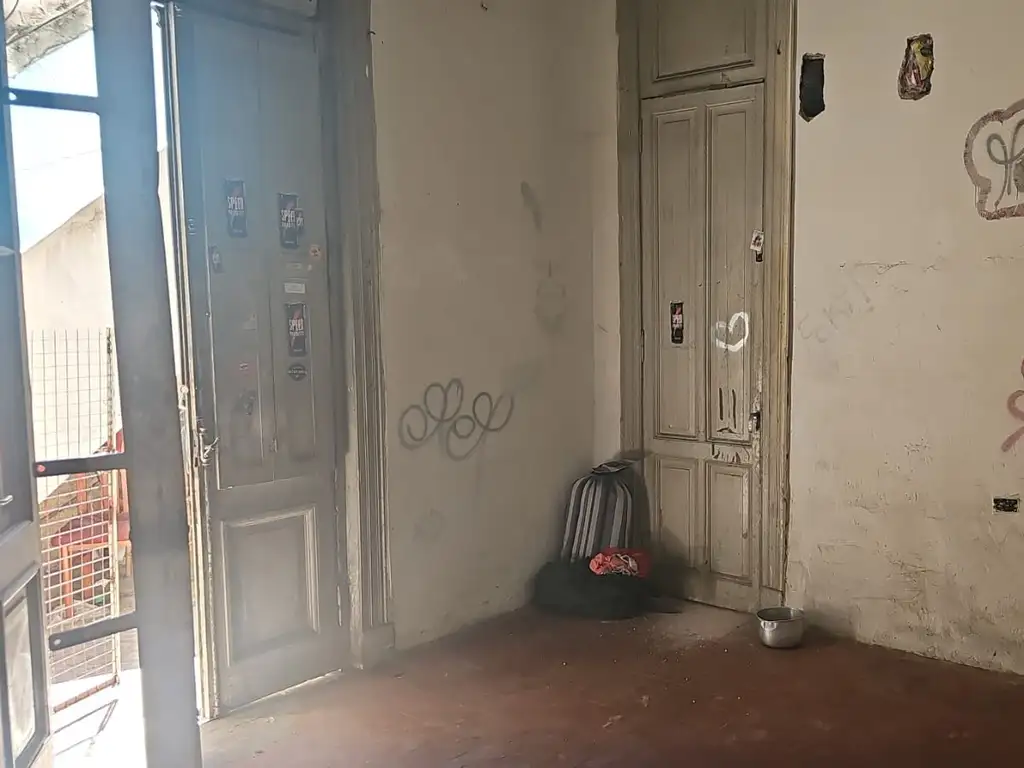 Foto de Local con vivienda y depósito a para refacción total, imagen 3