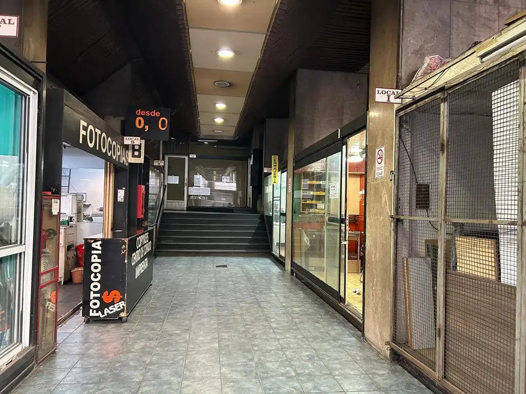 Foto de EN VENTA LOCAL EN GALERIA PATANA AL 400, imagen 5