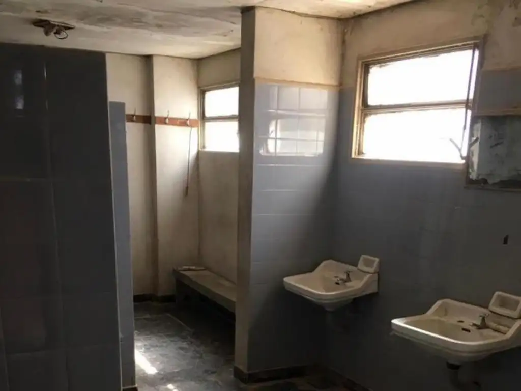 Foto de Galpon Haedo Congreso 1500 220 mts2 + casa antigua, imagen 5