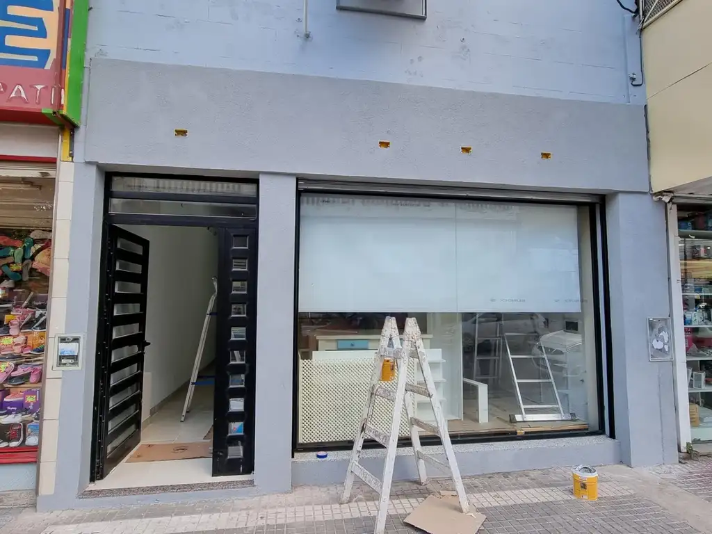 Foto de ALQUILER DE IMPORTANTE LOCAL COMERCIAL SOBRE AVENIDA PRINCIPAL DE, imagen 2