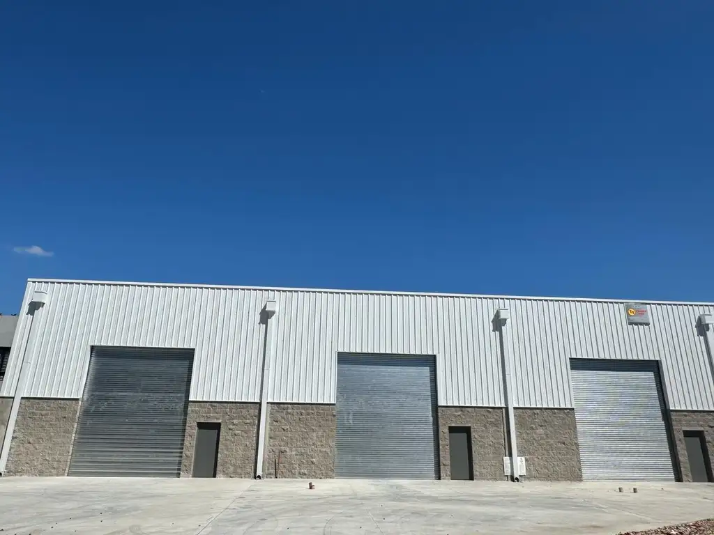 Foto de EXCELENTE GALPON 900M2 A UNA CUADRA DE PANAMERICANA, imagen 2