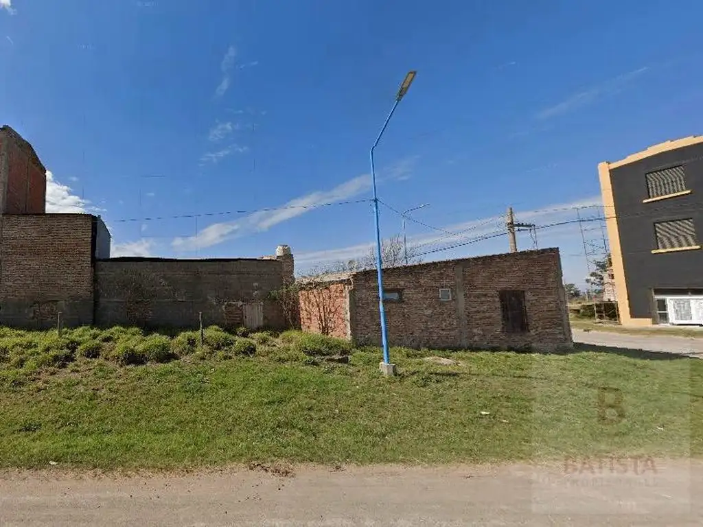 Foto de ¡VENDE/PERMUTA por VEHÍCULO! Galpón en calle Rivadavia esq. Echeverría, imagen 1