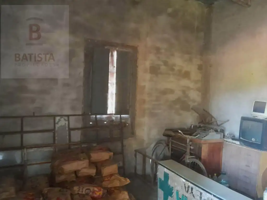 Foto de ¡VENDE/PERMUTA por VEHÍCULO! Galpón en calle Rivadavia esq. Echeverría, imagen 5