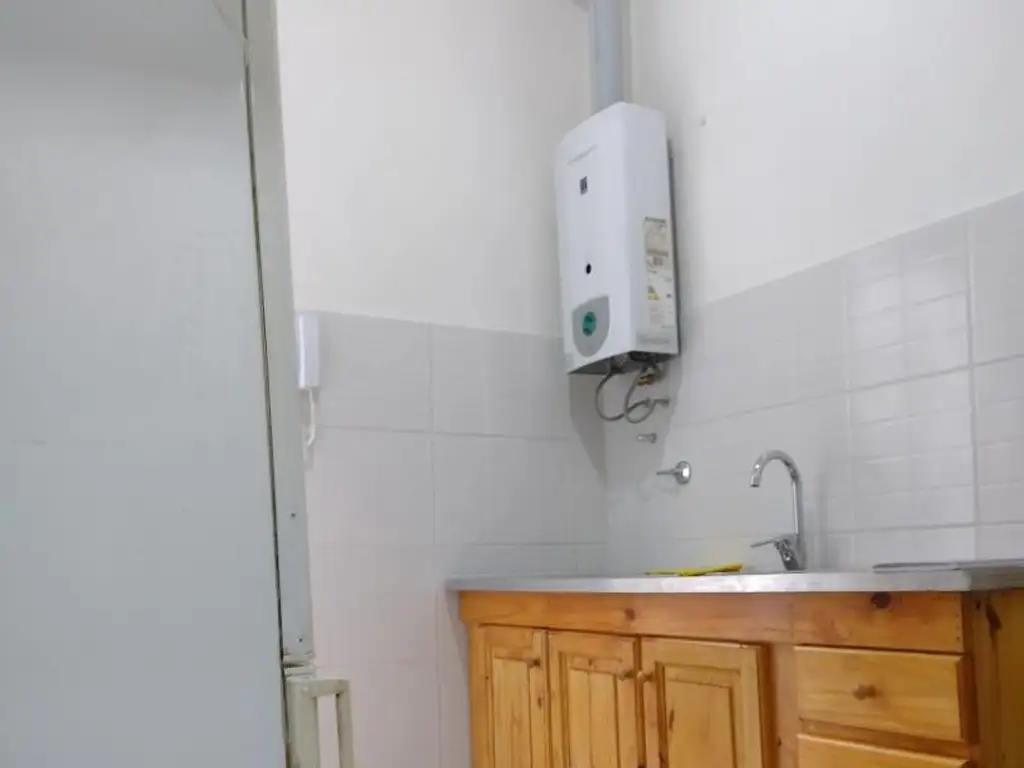 Foto de 2 amb con patio y comodo entre piso de madera, imagen 3