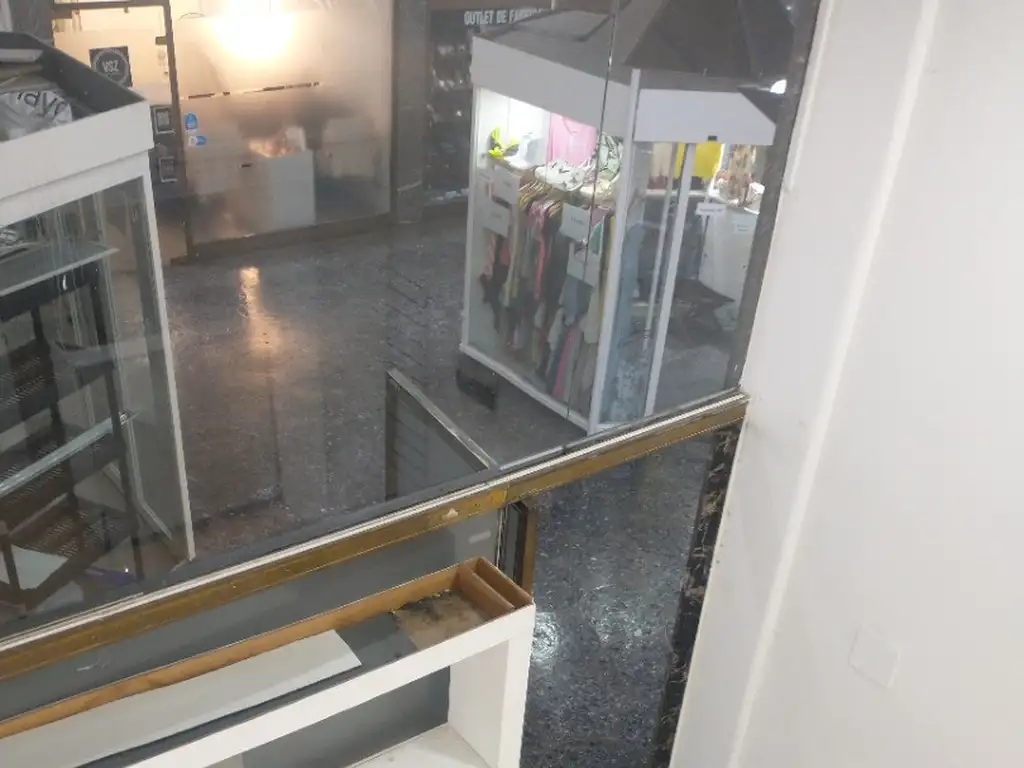 Foto de ECELENTE LOCAL CON ENTREPISO GALERÍA SAN JOSÉ, imagen 5