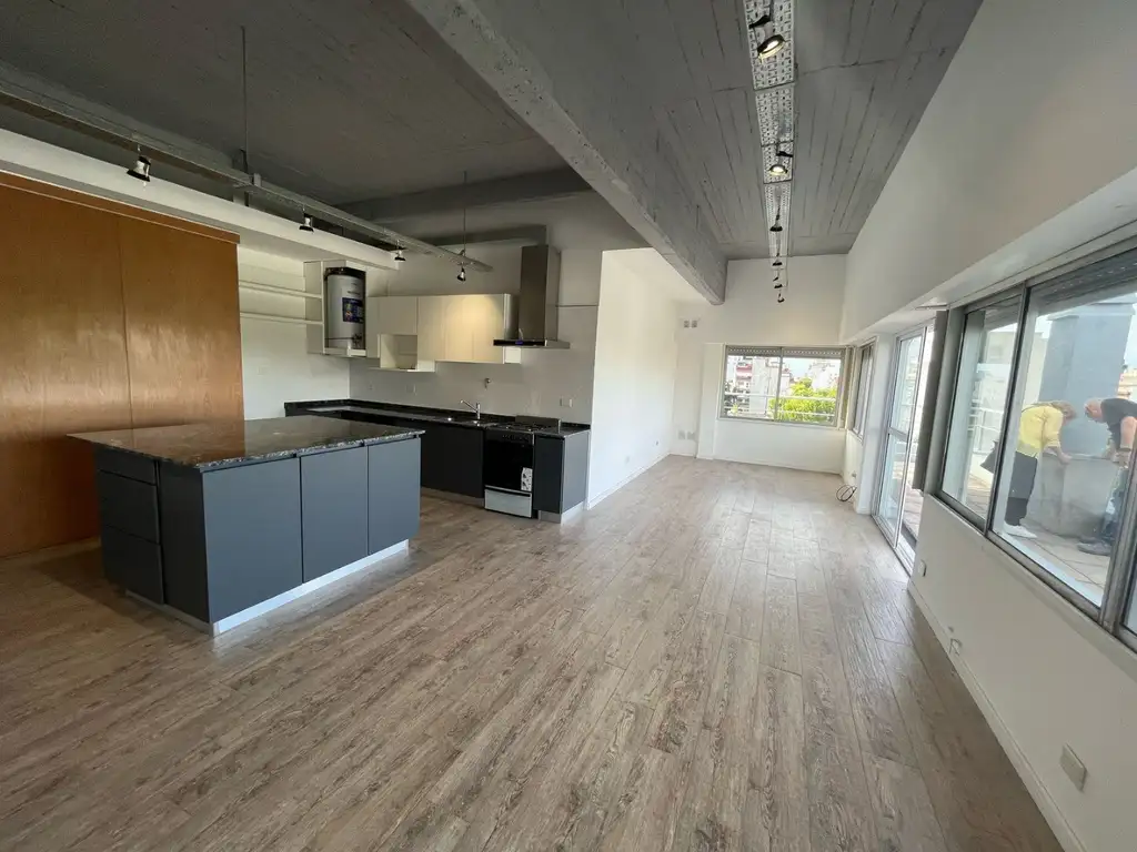 Foto de SEMIPISO A NUEVO - 100 M2 CUBIERTOS DE CALIDAD - GRAN BALCON ATERRAZADO, imagen 2