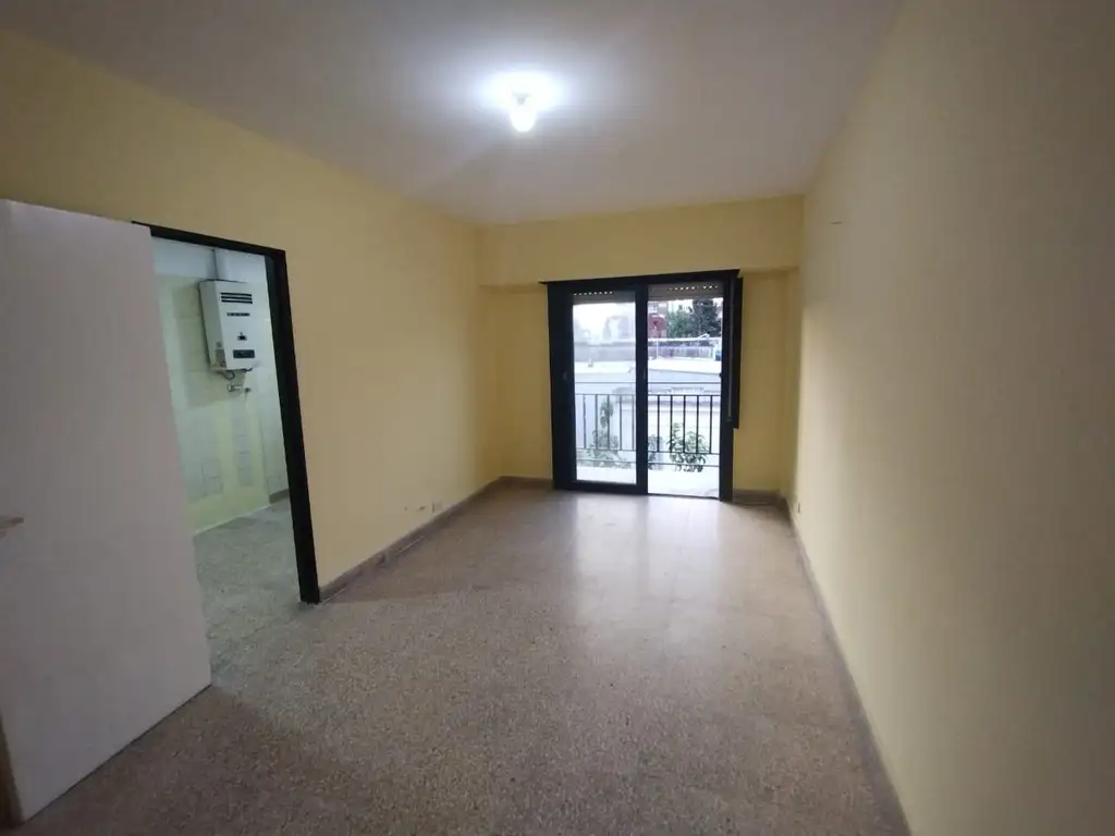Foto de VENDE DEPARTAMENTO 2 AMB CON BALCON ZONA V. BALLESTER, imagen 1