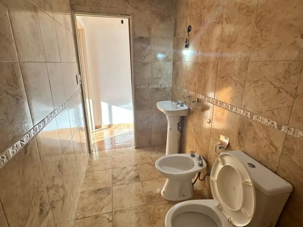 Foto de ALQUILER - DEPARTAMENTO 2 AMB. C/COCHERA - VILLA MADERO, imagen 3