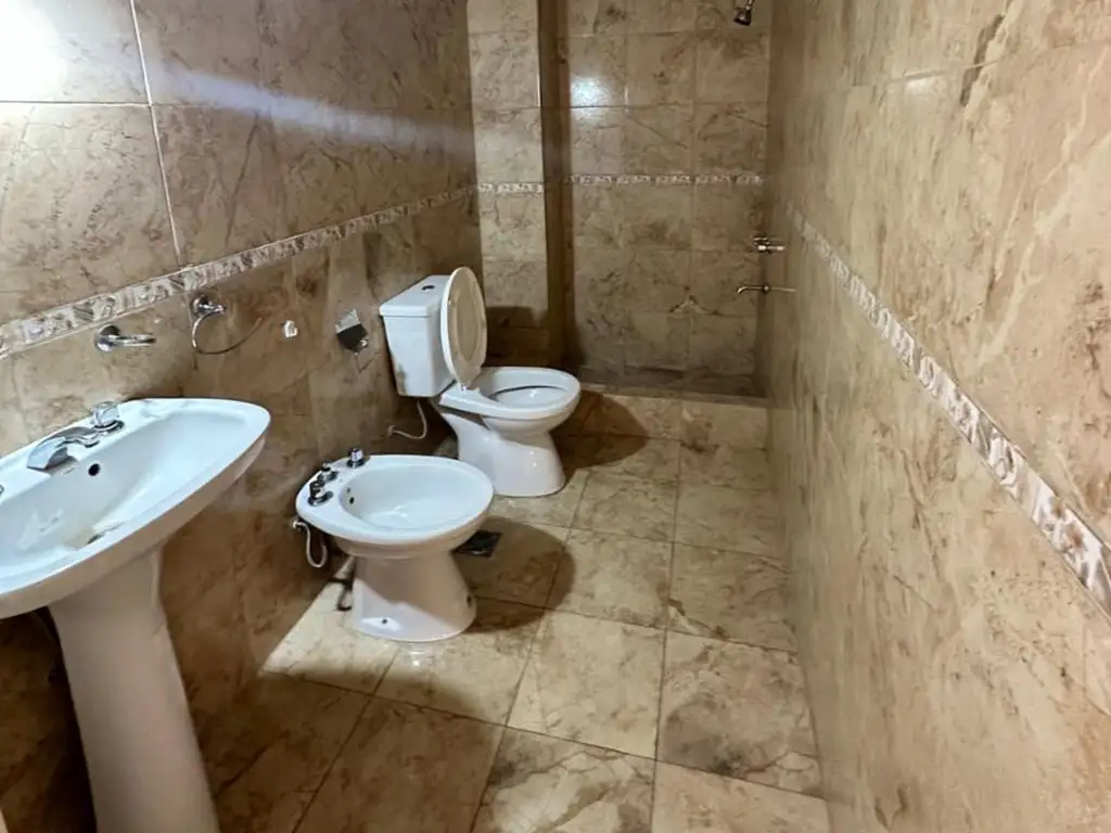 Foto de ALQUILER - DEPARTAMENTO 2 AMB. C/COCHERA - VILLA MADERO, imagen 5