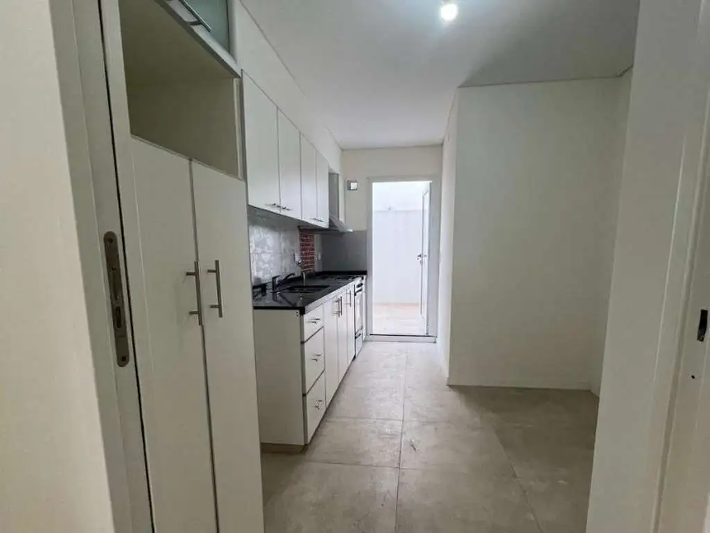 Foto de Depto. a ESTRENAR, 3 amb. con balcón y patio, gran Liv/com y Coc/com., imagen 1