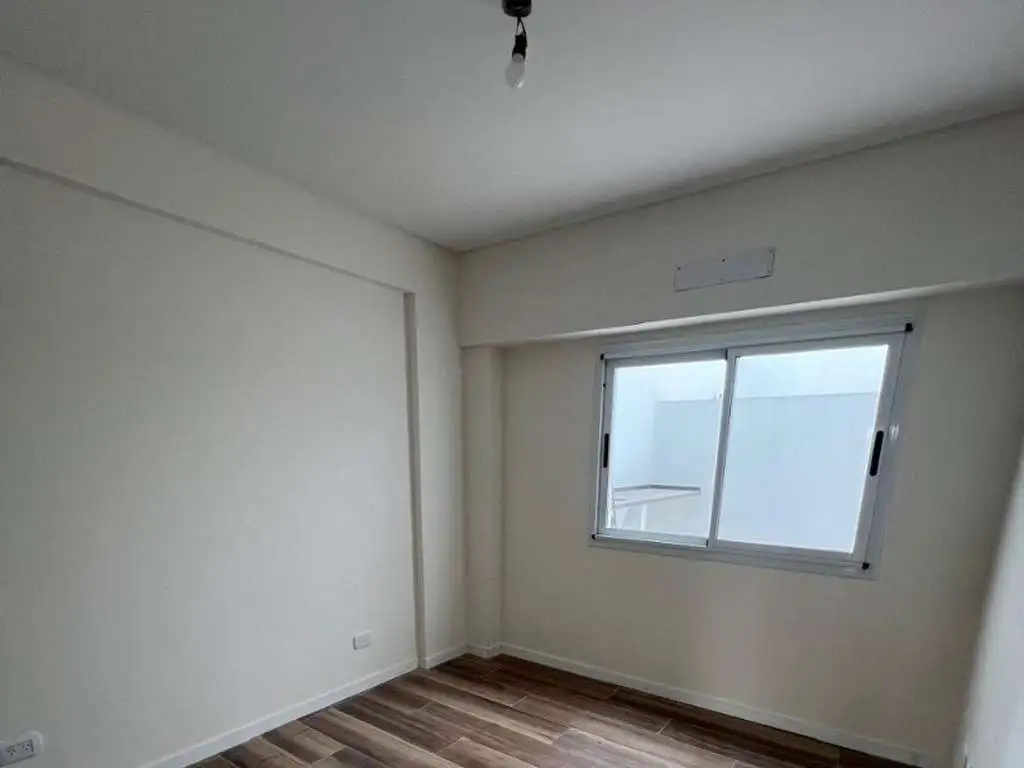 Foto de Depto. a ESTRENAR, 3 amb. con balcón y patio, gran Liv/com y Coc/com., imagen 3