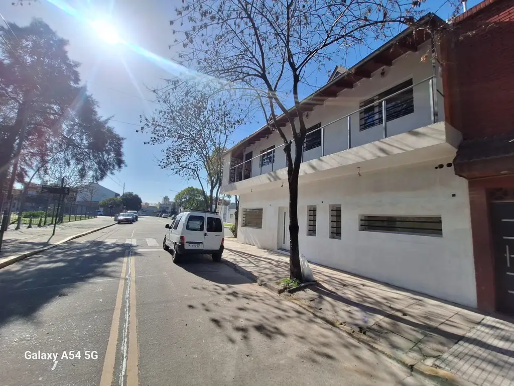 Foto de Casa En esquina Ph 4 AMBIENTES CON COCHERA QUINCHO DIVINA, imagen 2
