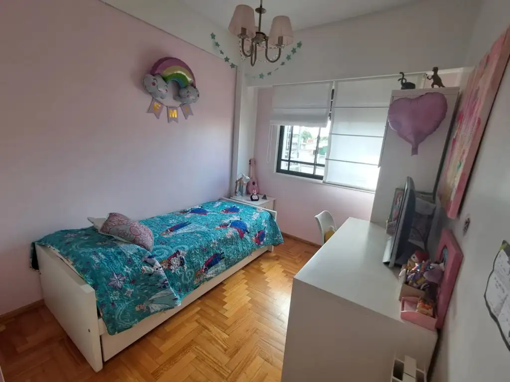 Foto de DEPTO 4 EN PISO EXCLUSIVO AMB AL FRENTE, CON BALCON Y COCHERA, imagen 4