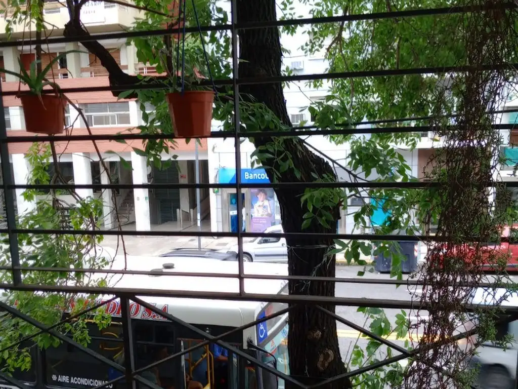 Foto de 3 AMBIENTES PH , SIN EXPENSAS ,PRIMER PISO POR ESCALERA AL FRENTE CON, imagen 3