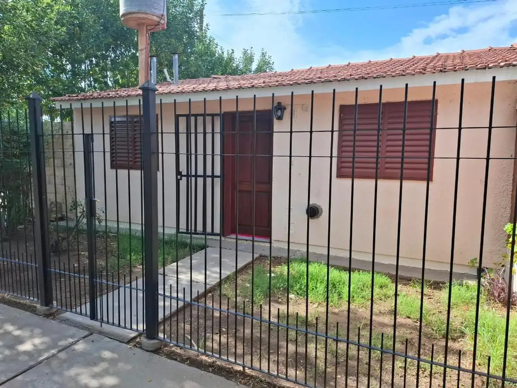 Foto de Casa 2 dormitorios barrio Lucas Rodriguez, imagen 2