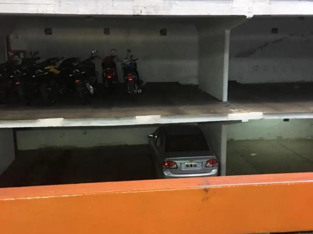 Foto de 2 COCHERAS 24HS DE 12MTS CADA UNA RAMPA MOVIL MECANIZADA, imagen 1