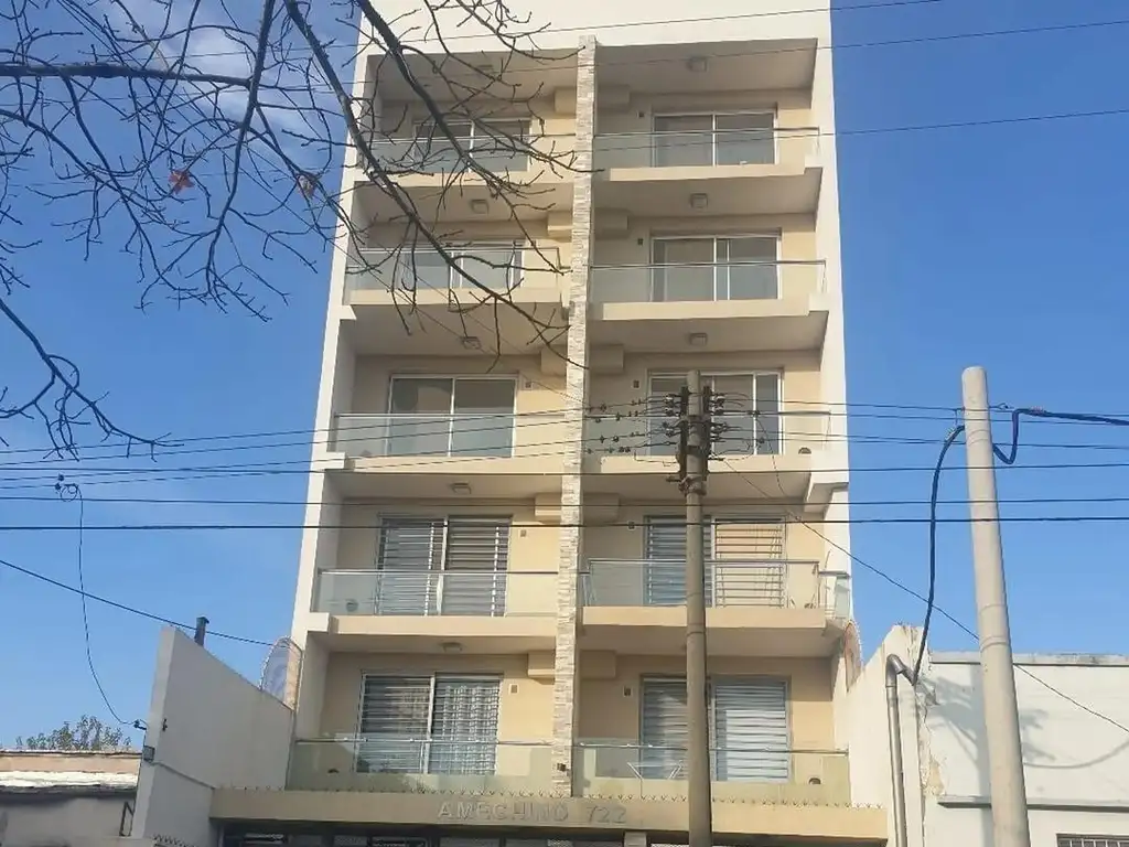 Foto de Departamento centrico en alquiler 1 dormitorio y cochera, imagen 2