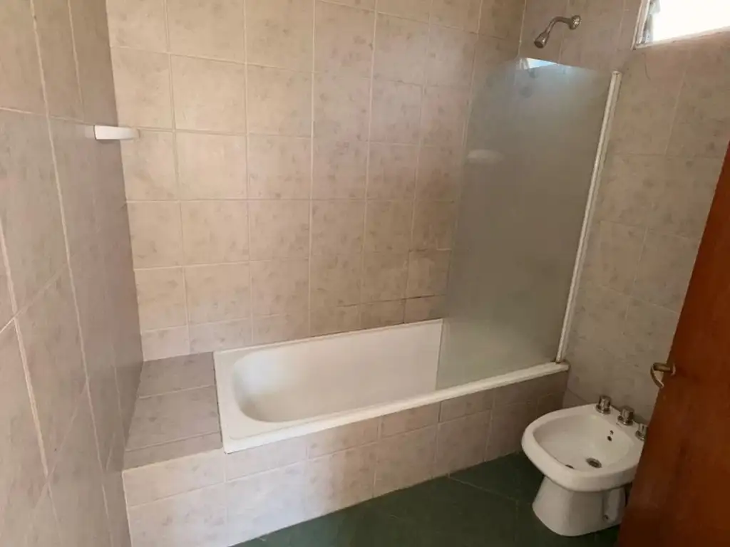 Foto de SE VENDE CASA 4 AMB VILLA LUGANO, imagen 3