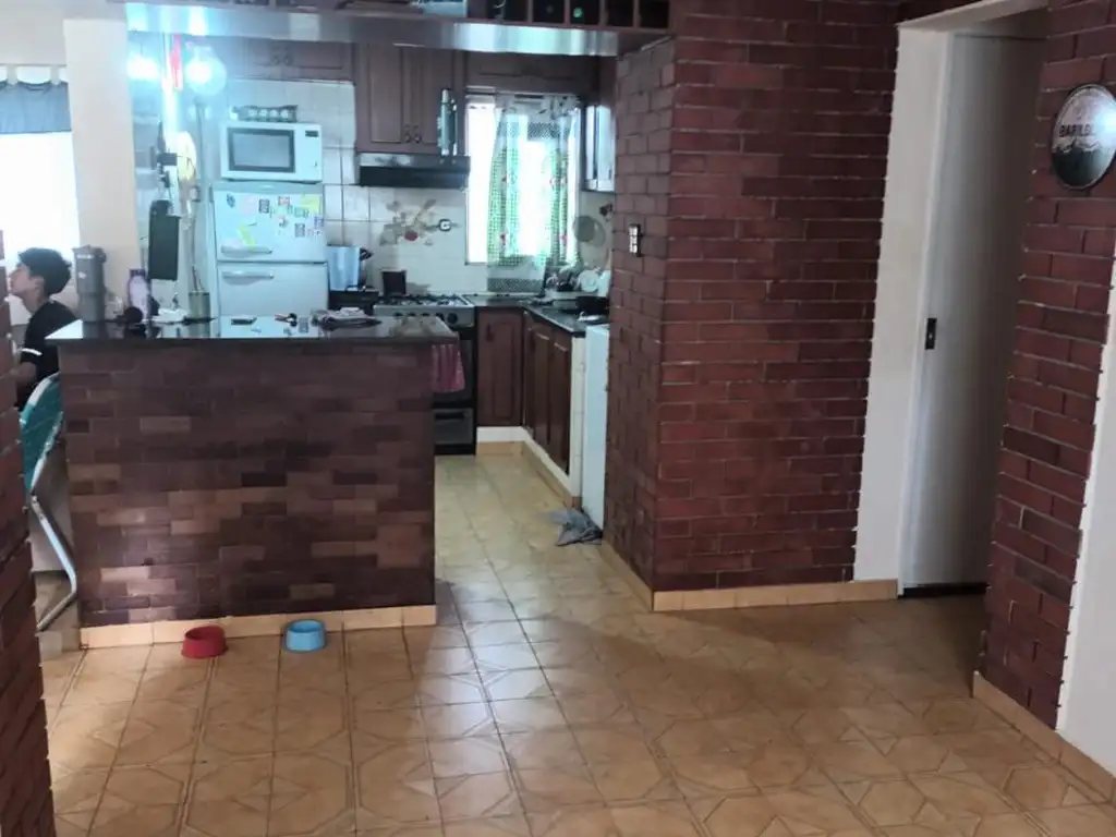 Foto de SE VENDE DPTO 4 AMB BARRIO PIEDRABUENA, imagen 3