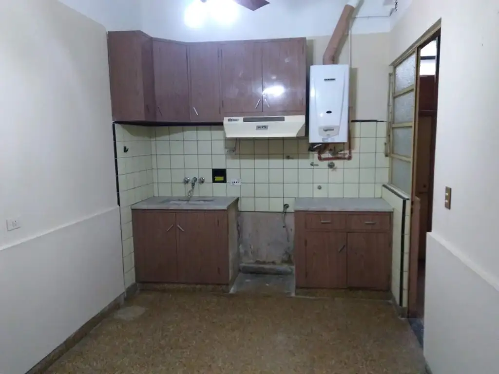 Foto de DEPARTAMENTO DE 3 AMBIENTES, EN PLANTA BAJA A LA CALLE // BAJAS, imagen 4