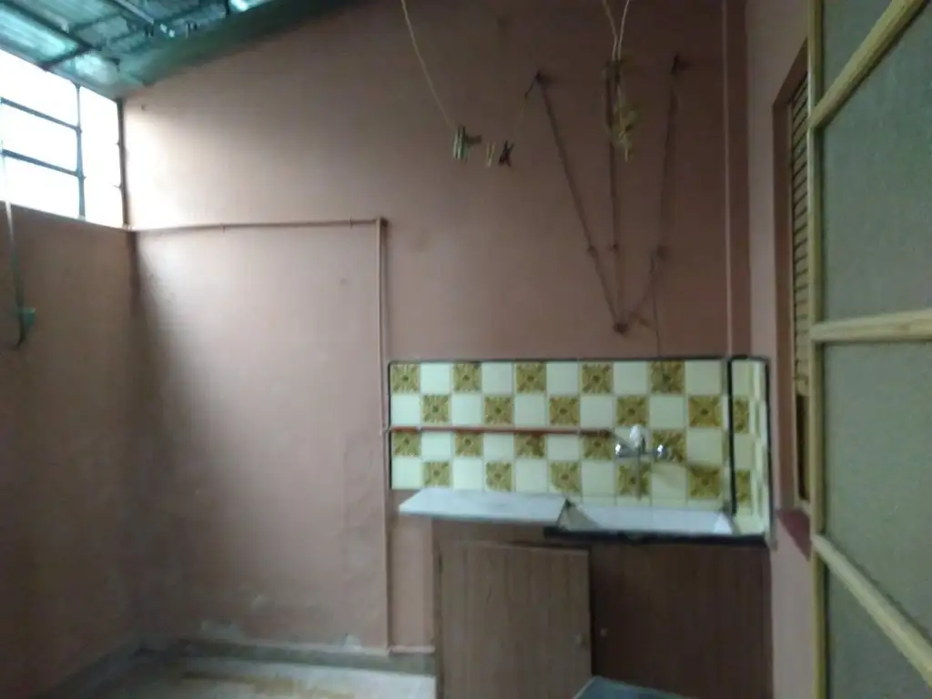 Foto de DEPARTAMENTO DE 3 AMBIENTES, EN PLANTA BAJA A LA CALLE // BAJAS, imagen 3