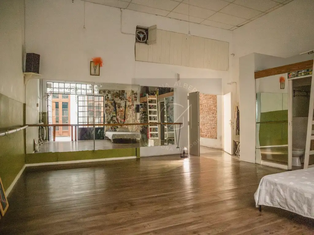 Foto de Hermoso PH en venta- 3 Ambientes- Zona Congreso, imagen 3