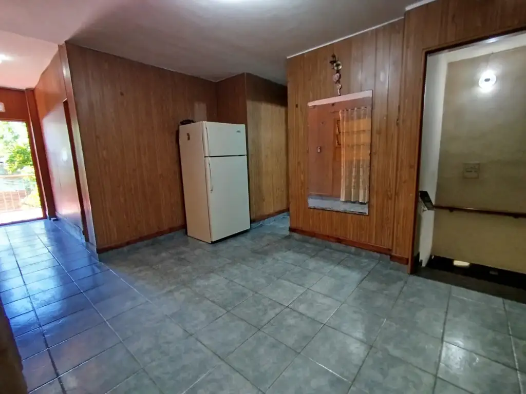 Foto de Importante departamento en planta alta de 5 ambientes y parque, imagen 5