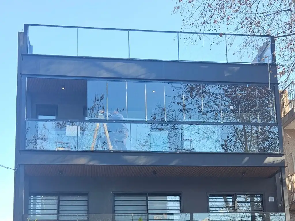Foto de EXCELENTE DEPTO DE 2 AMB CON AMPLIA TERRAZA - APTO CREDITO -, imagen 2