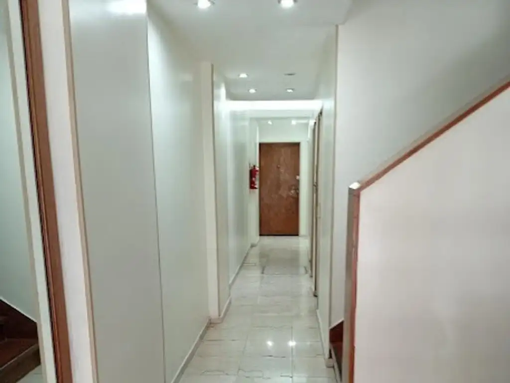 Foto de Recoleta 2 Amb. PB C/Patio. Apto Prof. venta con RENTA, imagen 2