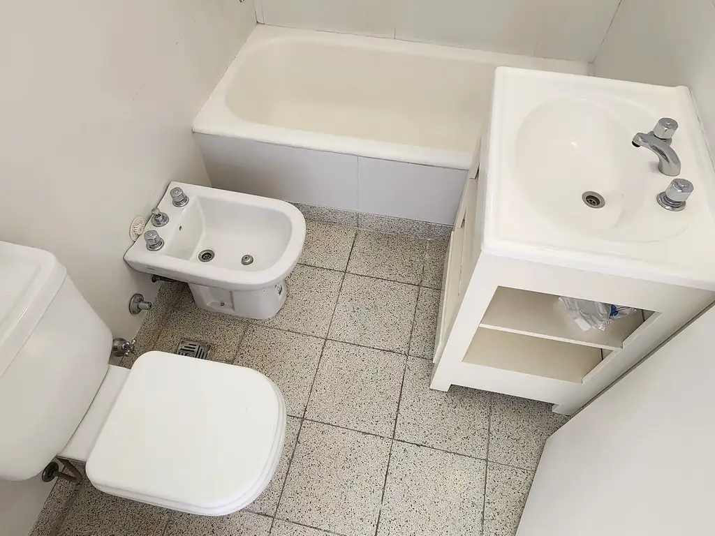 Foto de VENTA departamento dos dormitorios BALCON y COCHERA, imagen 5