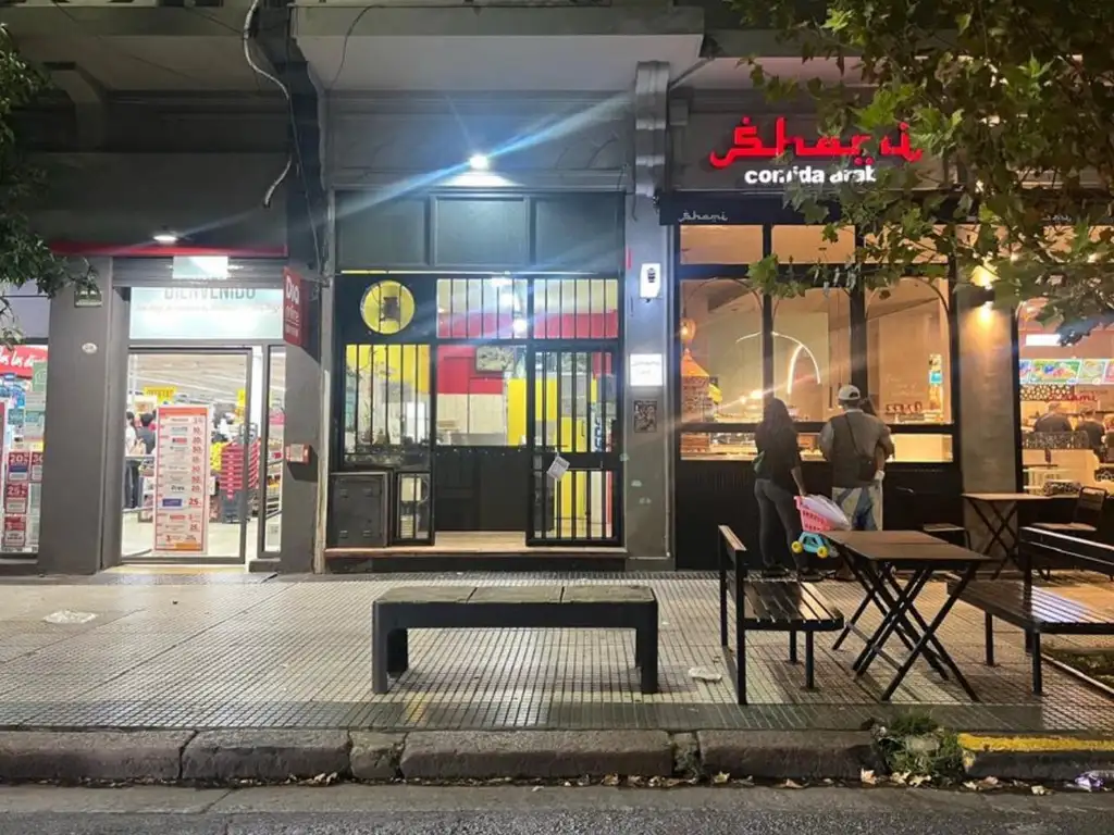 Foto de Excelente local comercial sobre Alvarez Jonte 5200, vVlla Real, imagen 2