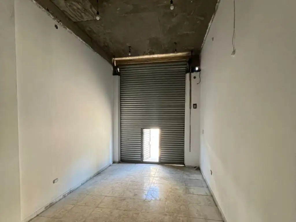 Foto de Local - Alquiler - Argentina, La Matanza - AV LURO 4700, imagen 2