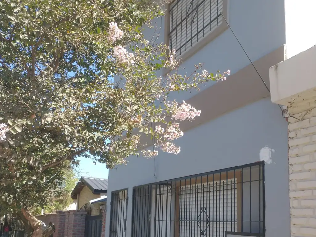 Foto de Casa PH 3 Ambientes en Alquiler - Castelar Sur, imagen 1