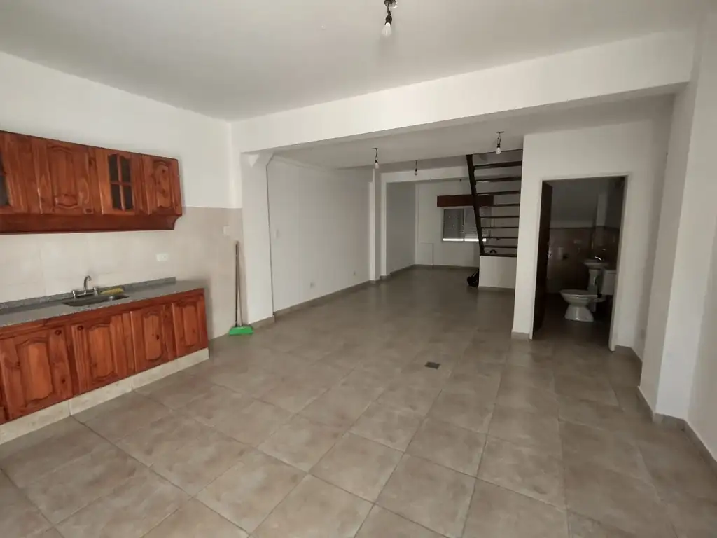 Foto de Casa PH 3 Ambientes en Alquiler - Castelar Sur, imagen 3