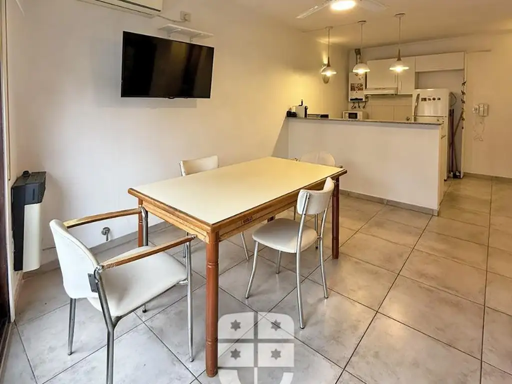 Foto de GRAN DEPARTAMENTO DE UN DORMITORIO AMUEBLADO ARROYITO, imagen 3