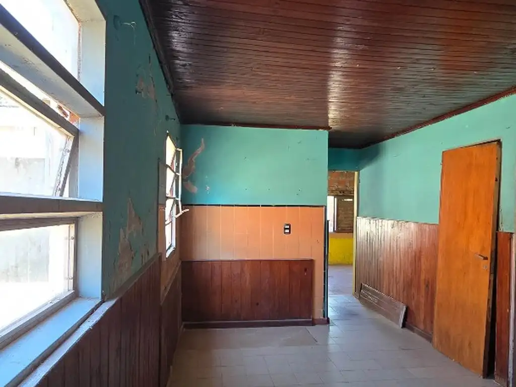 Foto de CASA RECICLAR/DEMOLER A METROS HOSPITAL, imagen 1
