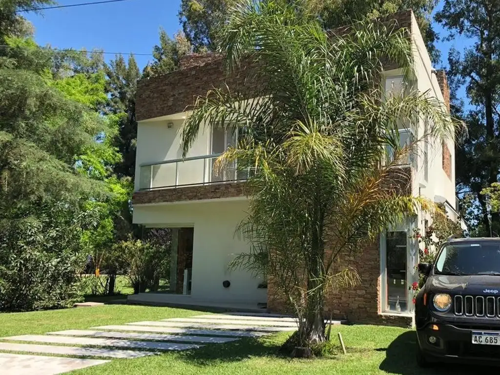 Foto de Casa 5 ambientes- B° Cardenal del Monte, imagen 1