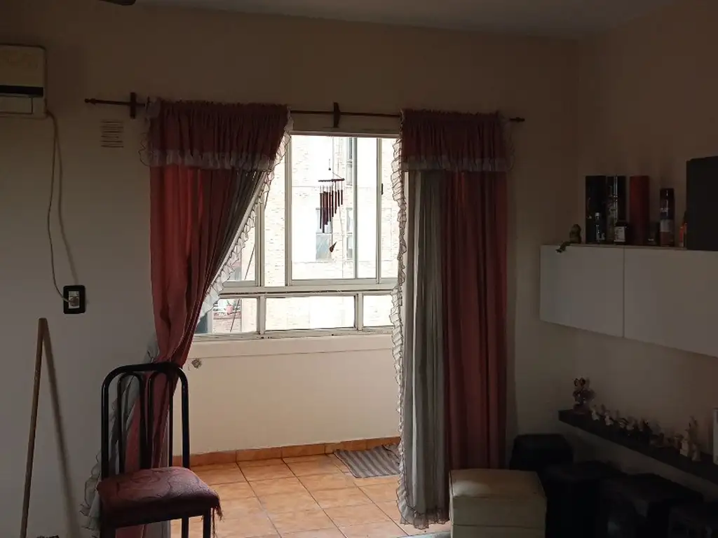 Foto de DEPARTAMENTO DE 4 AMBIENTES AMPLIOS CON BALCON, imagen 4