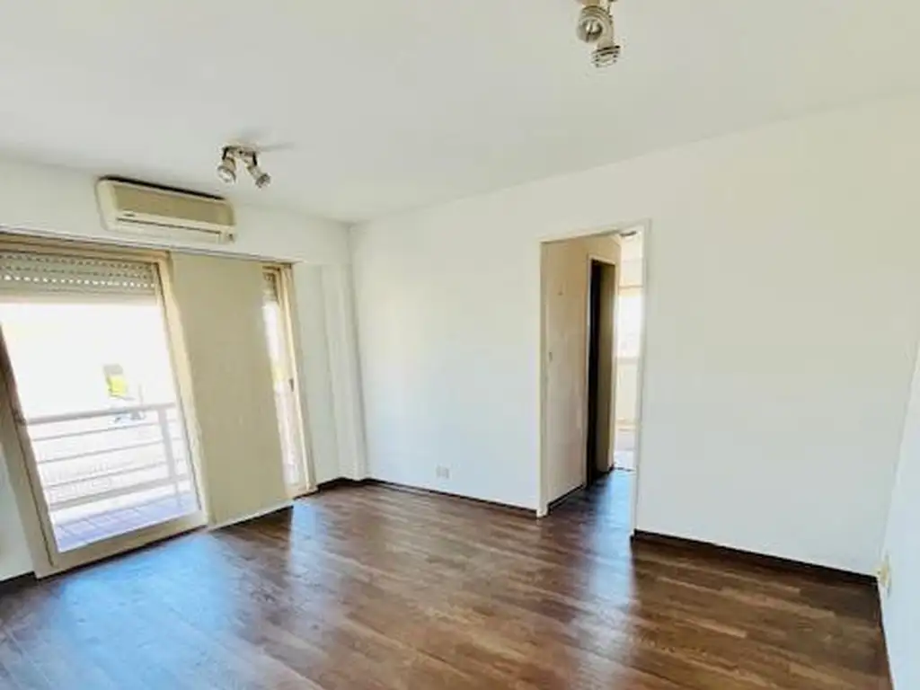 Foto de Bajo el precio! EXCELENTE 2 AMBIENTES EN ALQUILER EN CENTRO DE SAN, imagen 2