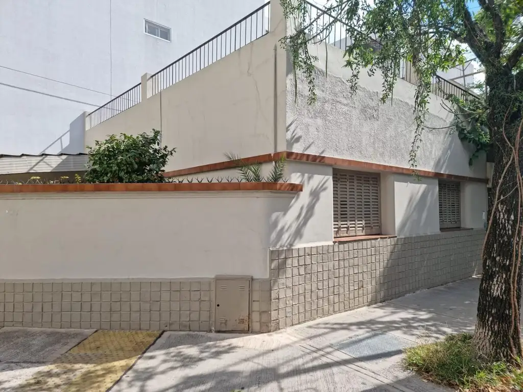Foto de Casa 3 ambientes, entrada auto, patio y terraza, imagen 3