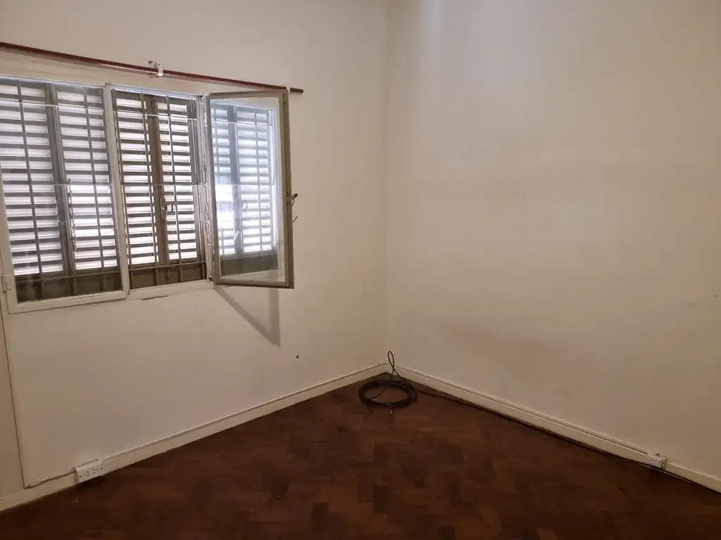 Foto de Casa 3 ambientes, entrada auto, patio y terraza, imagen 4