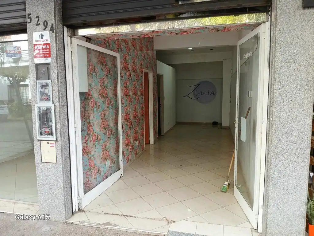 Foto de Alquiler local de 5 x 11 (doble frente/vidriera) a metros de, imagen 4