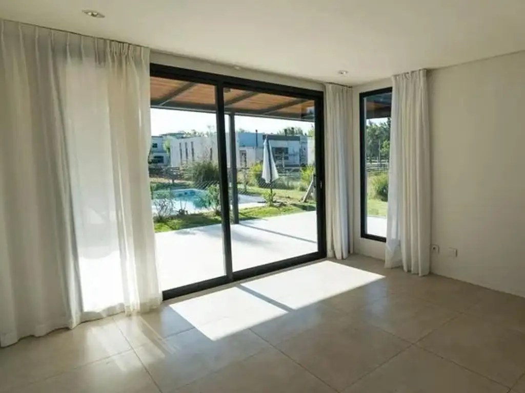 Foto de Alquiler de Casa en Fincas De San Vicente Sporting, imagen 3