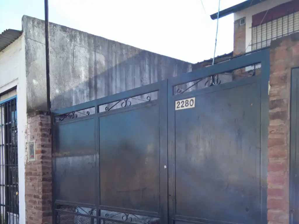Foto de Departamento tipo 2 ambientes con patio, y entrada para vehículo, imagen 2
