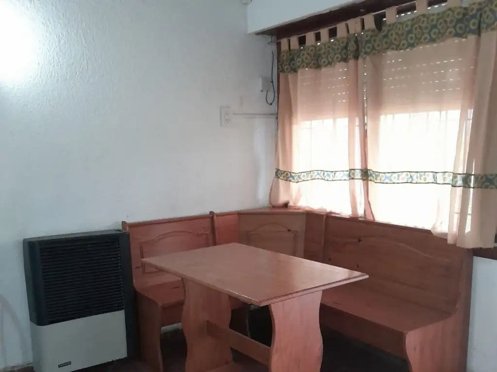 Foto de ALQUILO VIVIENDA GAS NAT.DUPLEX 3 DOR.2 BAÑ. ESP.AUTO Y PATIO PRIVADO, imagen 2