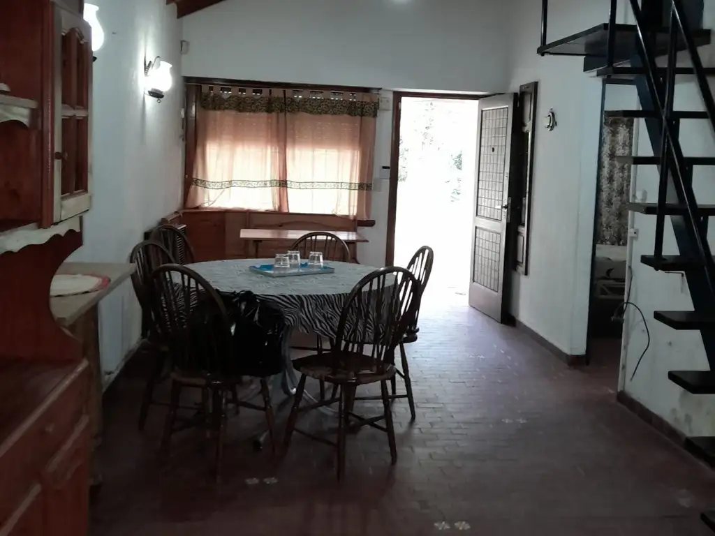 Foto de ALQUILO VIVIENDA GAS NAT.DUPLEX 3 DOR.2 BAÑ. ESP.AUTO Y PATIO PRIVADO, imagen 4