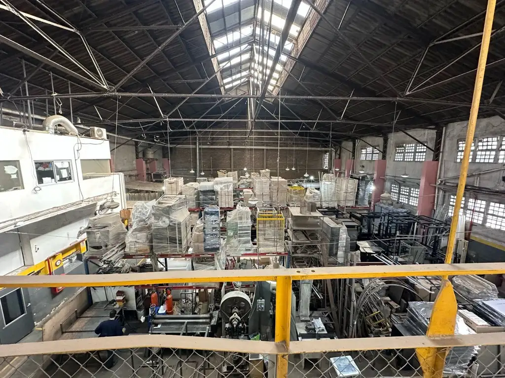 Foto de GALPON AMPLIO METROS AVENIDA EVA PERON DE 840M2 CON ALTURA DE TECHO 12, imagen 2