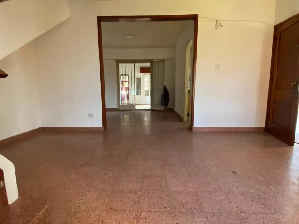 Foto de Casa de 4 ambientes - ALQUILER- San Antonio de Padua, imagen 1