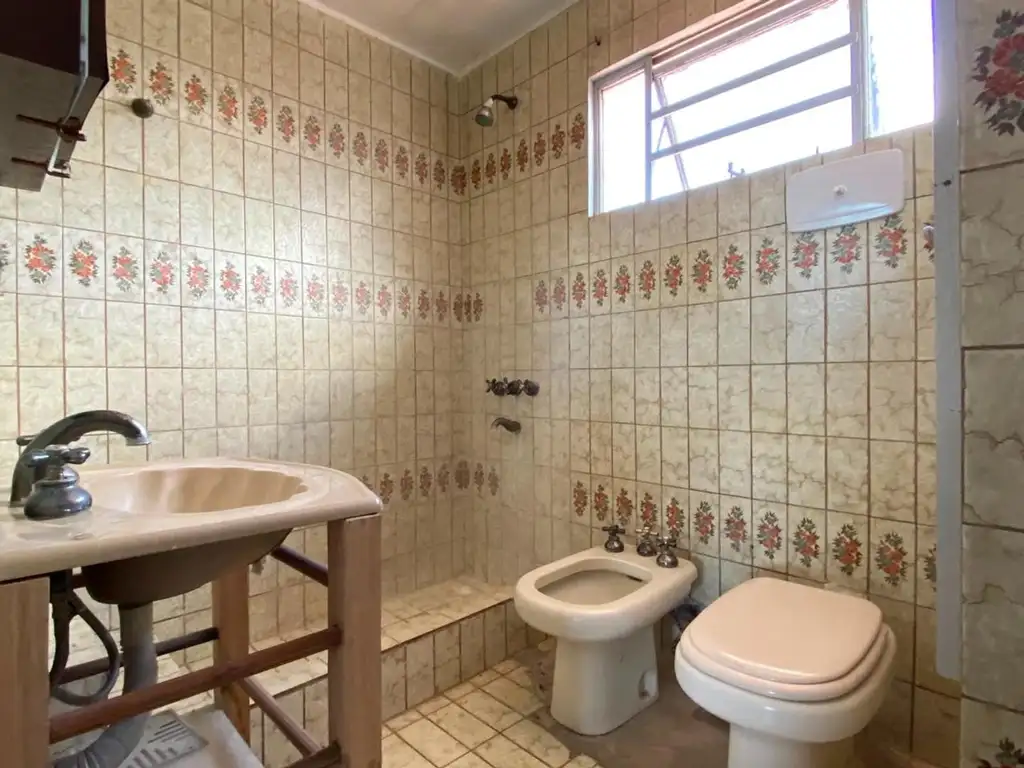 Foto de Casa de 4 ambientes - ALQUILER- San Antonio de Padua, imagen 4