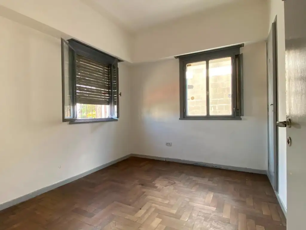 Foto de Casa de 4 ambientes - ALQUILER- San Antonio de Padua, imagen 3
